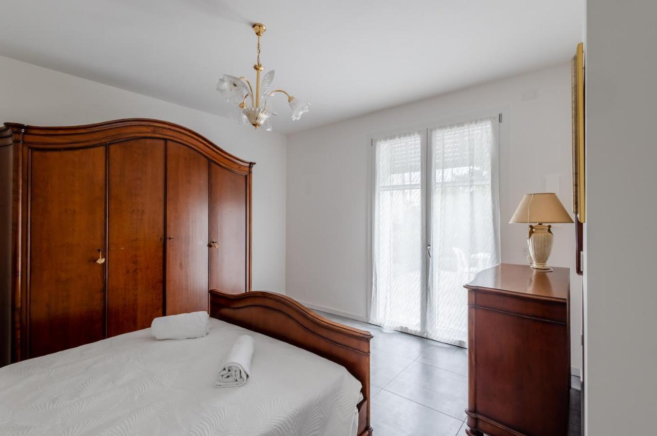 Apartment Marcellina Modern Apt With Private Parking! Mestre